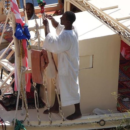 Jj Jamaica Felucca Hotell Aswan Exteriör bild