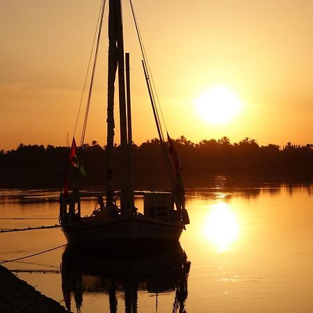 Jj Jamaica Felucca Hotell Aswan Exteriör bild