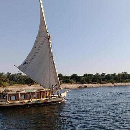 Jj Jamaica Felucca Hotell Aswan Exteriör bild