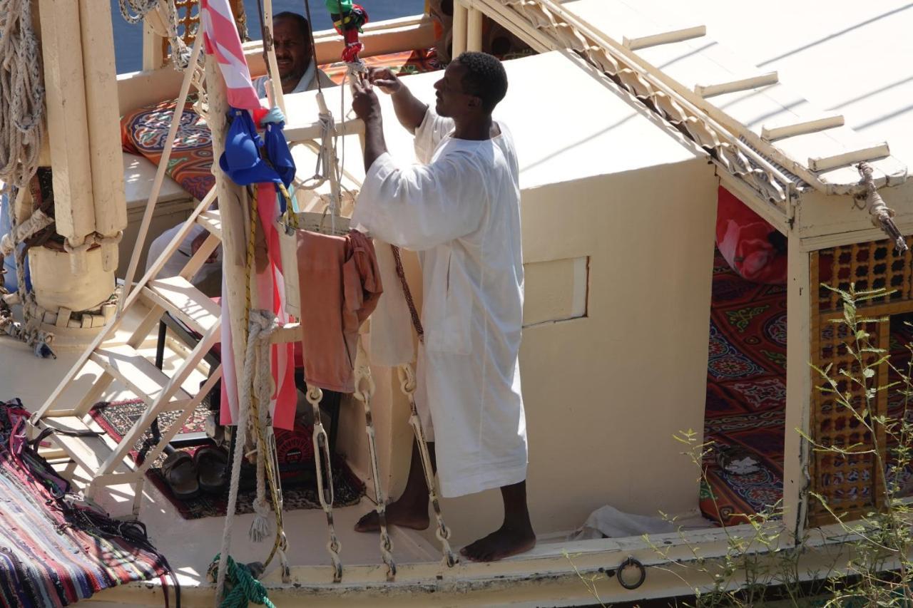 Jj Jamaica Felucca Hotell Aswan Exteriör bild
