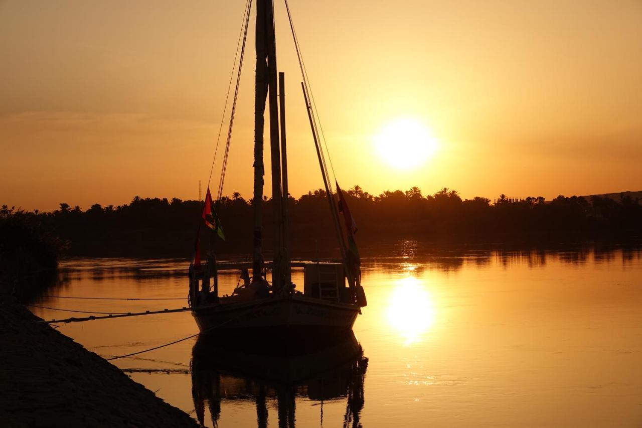 Jj Jamaica Felucca Hotell Aswan Exteriör bild