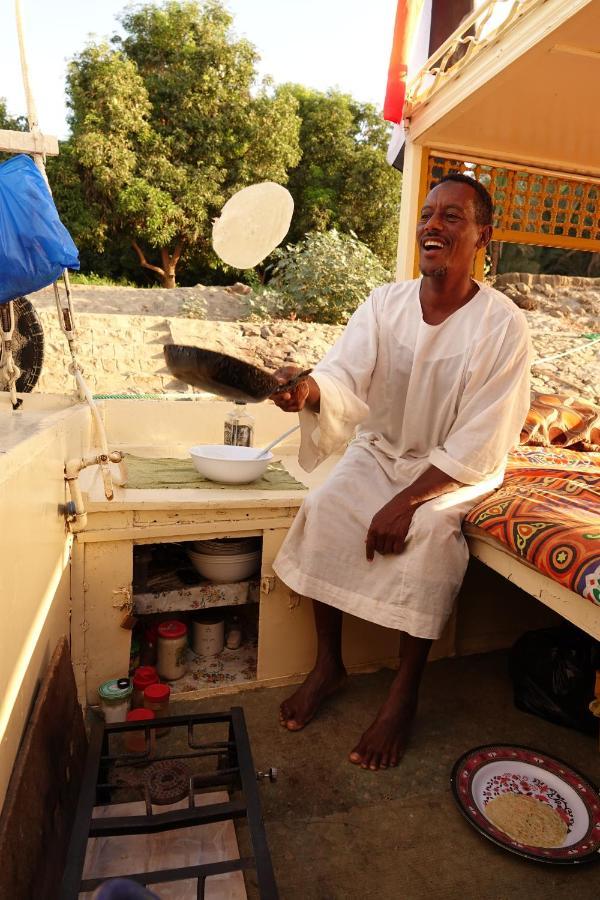 Jj Jamaica Felucca Hotell Aswan Exteriör bild