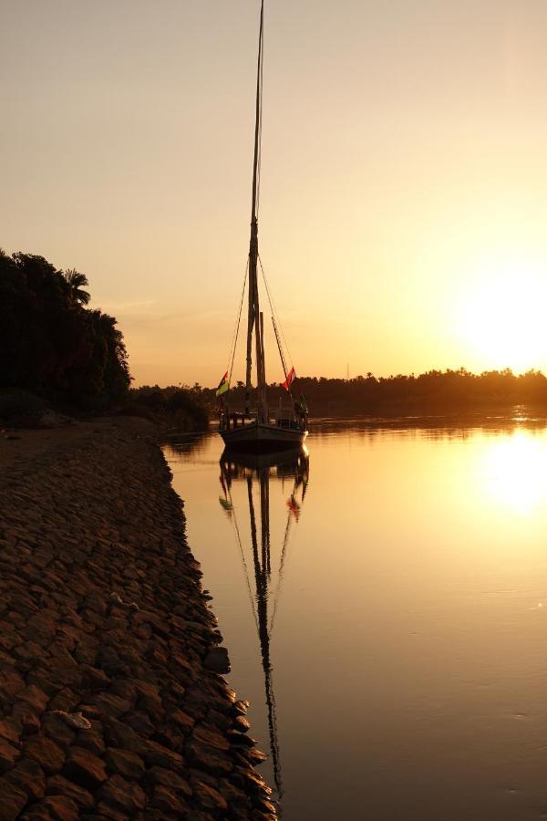 Jj Jamaica Felucca Hotell Aswan Exteriör bild
